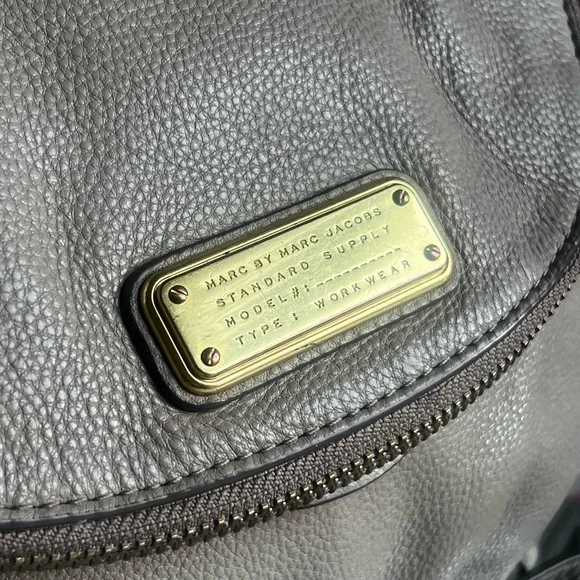 Marc by Marc Jacobs Natalia Classic Cow Leather Cross Body Bag - Picture 4 of 15